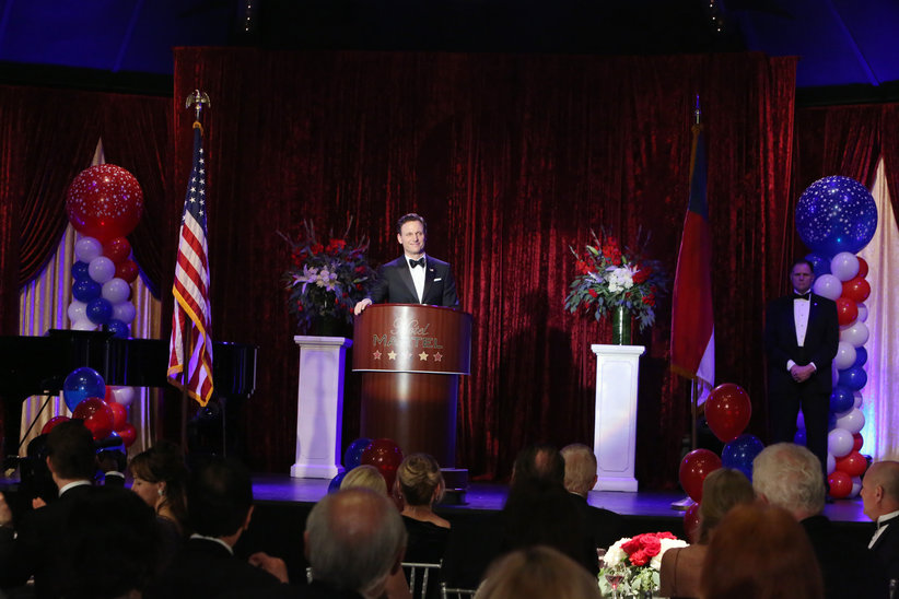 Scandal 215 "Boom Goes the Dynamite"