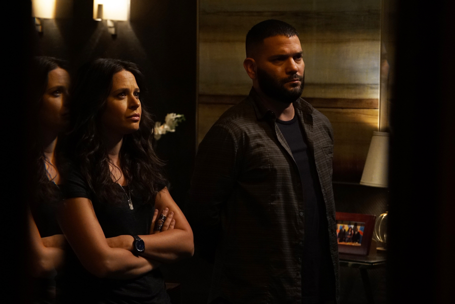 SCANDAL - "Dog-Whistle Politics" - Eager to get answers, Jake unexpectedly crosses paths with someone he thought he'd never see again. Meanwhile, Huck and Quinn recruit a familiar face to help smooth over the media storm surrounding Olivia, and Fitz quickly finds out the true cost of mercy when he discovers not everyone fully supports his actions, on "Scandal," THURSDAY, OCTOBER 15 (9:00-10:00 p.m., ET) on the ABC Television Network. (ABC/Eric McCandless) KATIE LOWES, GUILLERMO DIAZ